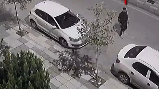 Park halindeki araçtan hırsızlığa tutuklama