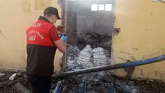 Patlama sonrası devam eden enkaz çalışmaları havadan görüntülendi