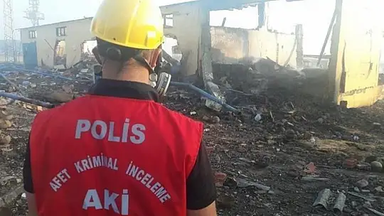 Patlama sonrası devam eden enkaz çalışmaları havadan görüntülendi