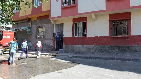 Gaziantep'te bir evdeki piknik tüpünün patlaması sonucu yangın çıktı
