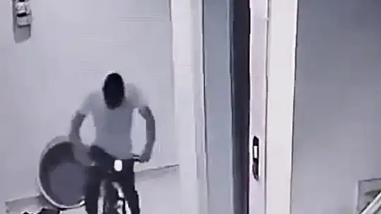 Pişkin bisiklet hırsızı kameraya yakalandı