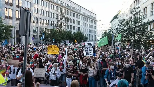 Polonya, İstanbul Sözleşmesi'nden çekilme kararı aldı