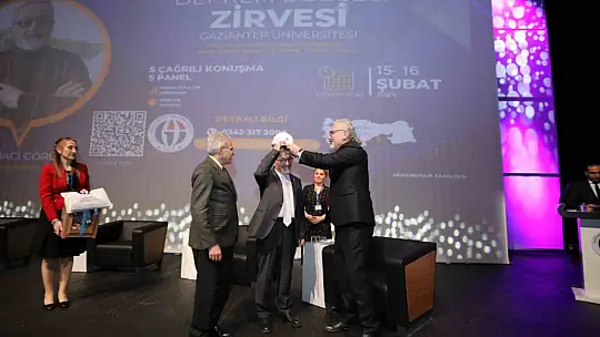 Prof. Dr. Naci Görür Deprem Bölgesi Zirvesi'nde