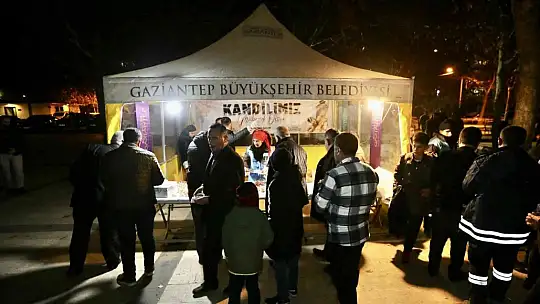 Regaip Kandilinde 10 bin kişilik tatlı ikramı yaptı