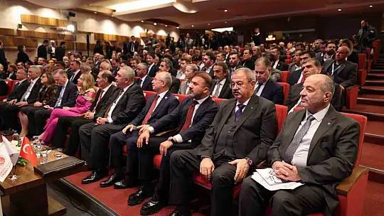 Rektör Dereli, İhracat Seferberliği Zirvesi'nde İhracat Ekosisteminde üniversitelerin rolünü anlattı