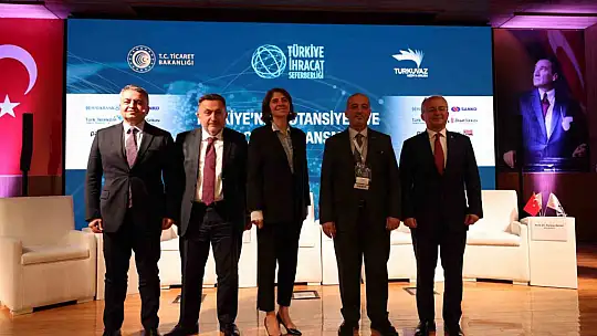 Rektör Dereli, İhracat Seferberliği Zirvesi'nde İhracat Ekosisteminde üniversitelerin rolünü anlattı
