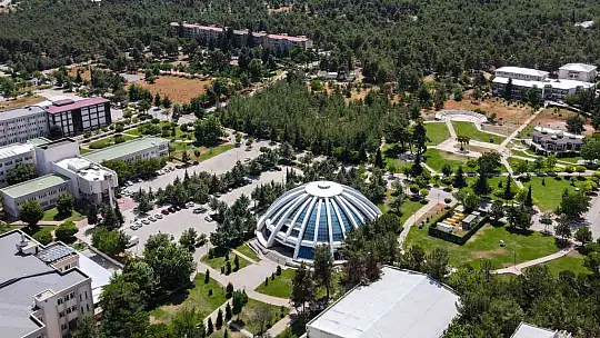 Rektör Özaydın'dan üniversite adaylarına çağrı