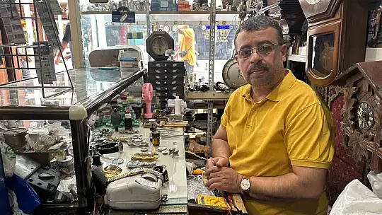 Saat tamirciliğini yaşatmak için teknolojiye direniyorlar