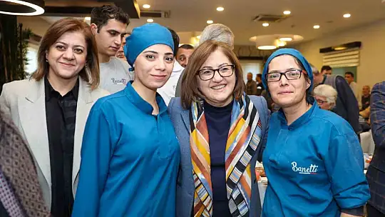 Şahin: 'Bu büyük ailenin en önemli parçası emekçi kardeşlerimizdir'