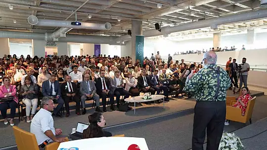 Şahin: 'Daha iyi nesiller yetiştirmek için bilim ve aklı rehber edinmeliyiz'