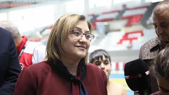 Şahin: 'Gaziantep modeli size deniz olmadan da yüzme şampiyonu nasıl olunacağını gösterir'