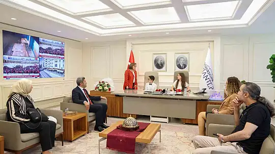Şahin, 23 Nisan'da koltuğunu çocuklara devretti
