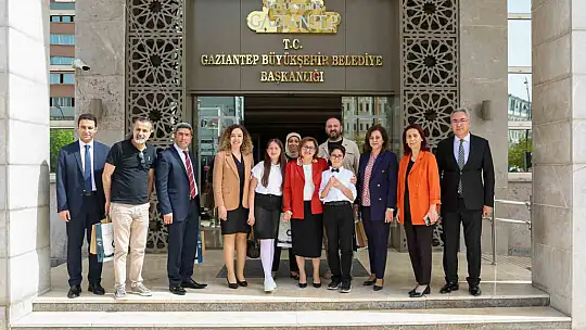 Şahin, 23 Nisan'da koltuğunu çocuklara devretti