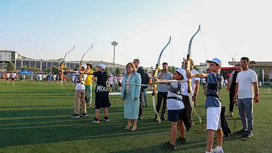 Şahin'den geleceğin şampiyonalarına moral ziyareti
