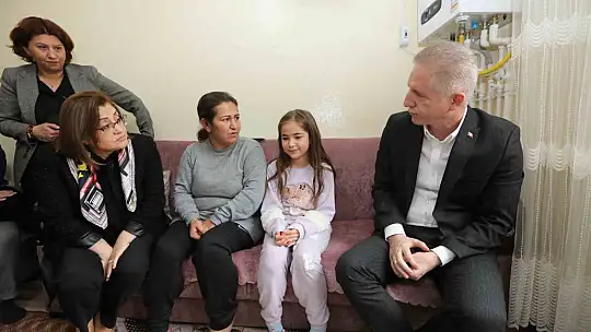 Şahin, doğalgaz yardım projesinden yararlanan aileleri ziyaret etti