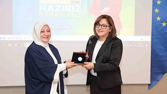 Şahin, Koruyucu Aile Hizmeti Eğitim Çalıştay'ına katıldı