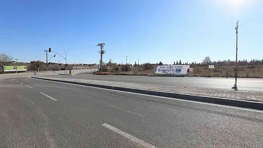 Şahin, yeni yılın ilk gününde trafiğe açılan yeni yolları inceledi