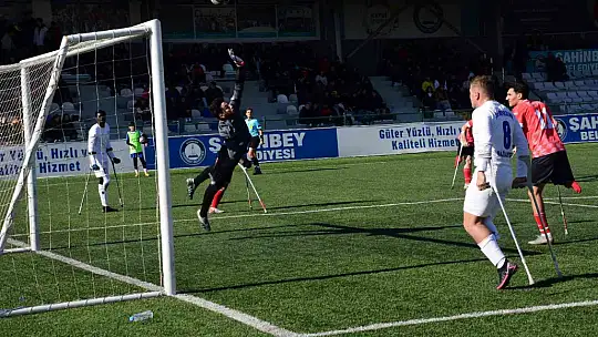 Şahinbey ampute kendi evinde rakip tanımıyor