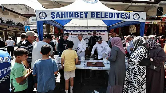 Şahinbey Belediyesi aşure geleneğini sürdürüyor