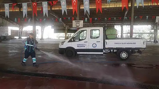Şahinbey Belediyesi Kurban Bayramında kötü kokuları engelliyor