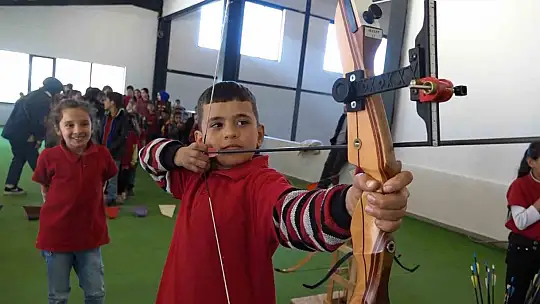 Şahinbey Belediyesi Sarıkayalı çocuklara unutamayacakları bir gün yaşattı