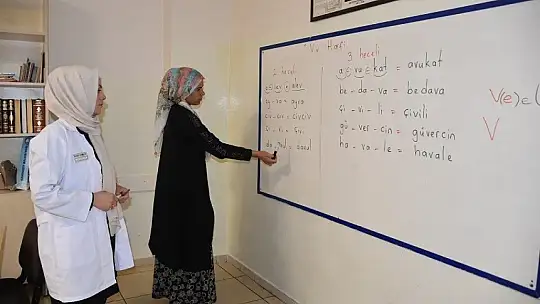 Şahinbey bünyesinde okuma yazma öğreniyorlar