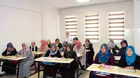 Şahinbey bünyesinde okuma yazma öğreniyorlar