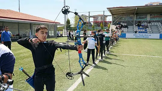 Şahinbey'de okçuluk turnuvası düzenledi