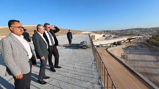 Şahinbey'de üç katlı köprülü kavşak yapımı devam ediyor
