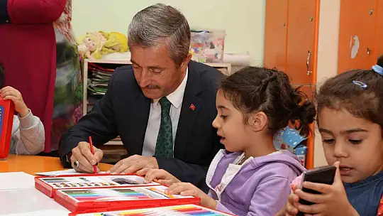 Şahinbey'den 475 bin 300 boyama seti