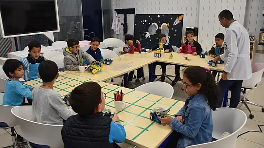 Şahinbey deneyap atölyeleri geleceğin bilim adamlarını yetiştiriyor