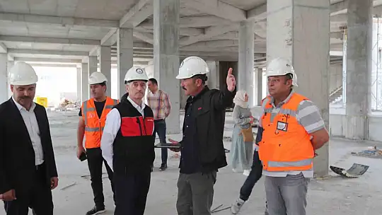 Şahinbey millet kütüphanesi hızla yükseliyor