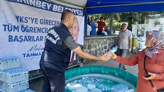 Şahinbey öğrencilerin ve velilerin sınav heyecanı paylaştı