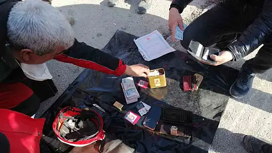 ŞAHKUT ekibi depremzedenin 46 bin TL'sini teslim etti