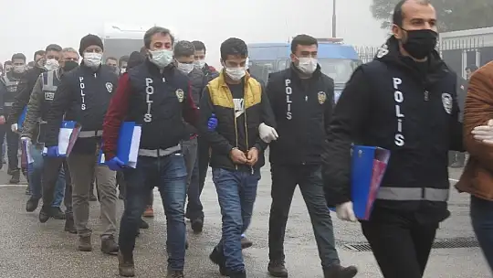 Sahte hesaplarla 39 ilde 80 kişiyi dolandırdılar