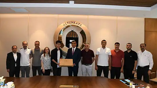 Şampiyonlara ödül