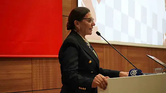Şampiyonluğu, depremde hayatını kaybedenlere armağan etti