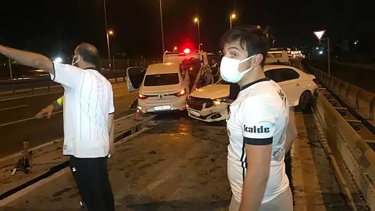 Şampiyonluk kutlaması sırasında kaza yapan araç yayaya çarptı: 2'si ağır 4 yaralı