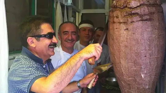 Sanatçı Burhan Çaçan hayatını kaybetti