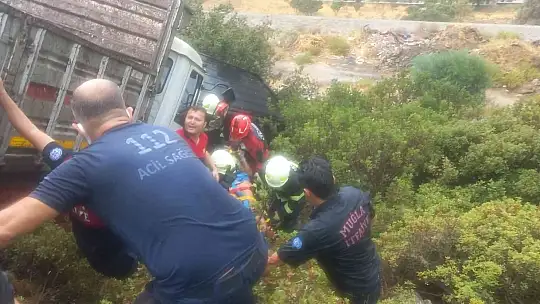 Sanatçı İbrahim Tatlıses, Bodrum'da geçirdiği trafik kazasında araçta sıkıştı