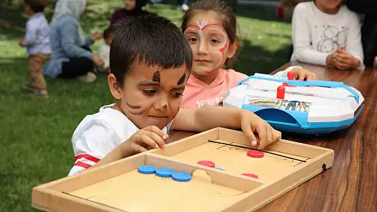 SANKO, depremden etkilenen çocuklara sinema şenliği düzenledi