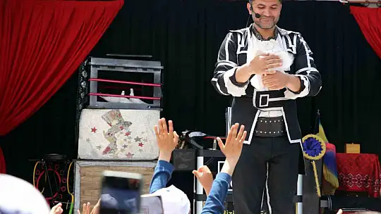 SANKO, depremden etkilenen çocuklara sinema şenliği düzenledi
