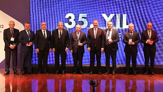 Sanko Holding değerli yıllar plaket töreni
