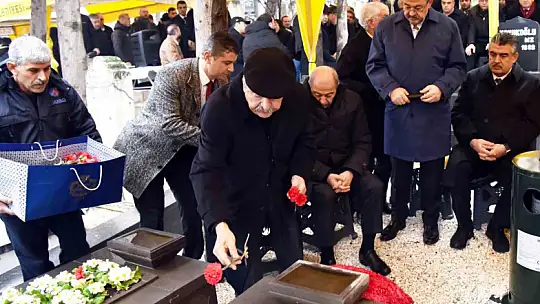 SANKO'nun kurucusu Sani Konukoğlu, mezarı başında anıldı