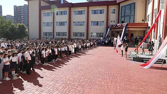 SANKO Okulları'nda ilk ders zili çaldı