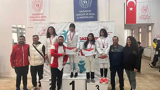 SANKO Okulları'ndan eskrim başarısı