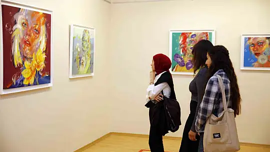SANKO Sanat Galerisi'nde bakışlar temalı resim sergisi