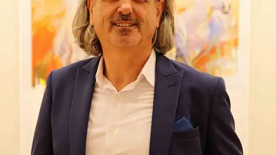 SANKO Sanat Galerisi'nde bakışlar temalı resim sergisi