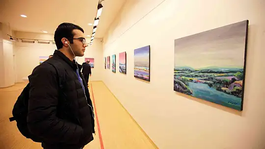 SANKO Sanat Galerisi'ndeki 'dinginlik' temalı resim sergisi