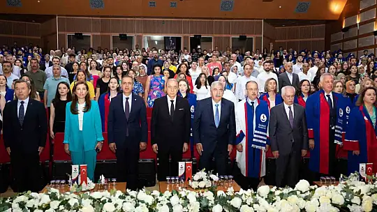 SANKO Üniversitesi'nde mezuniyet heyecanı